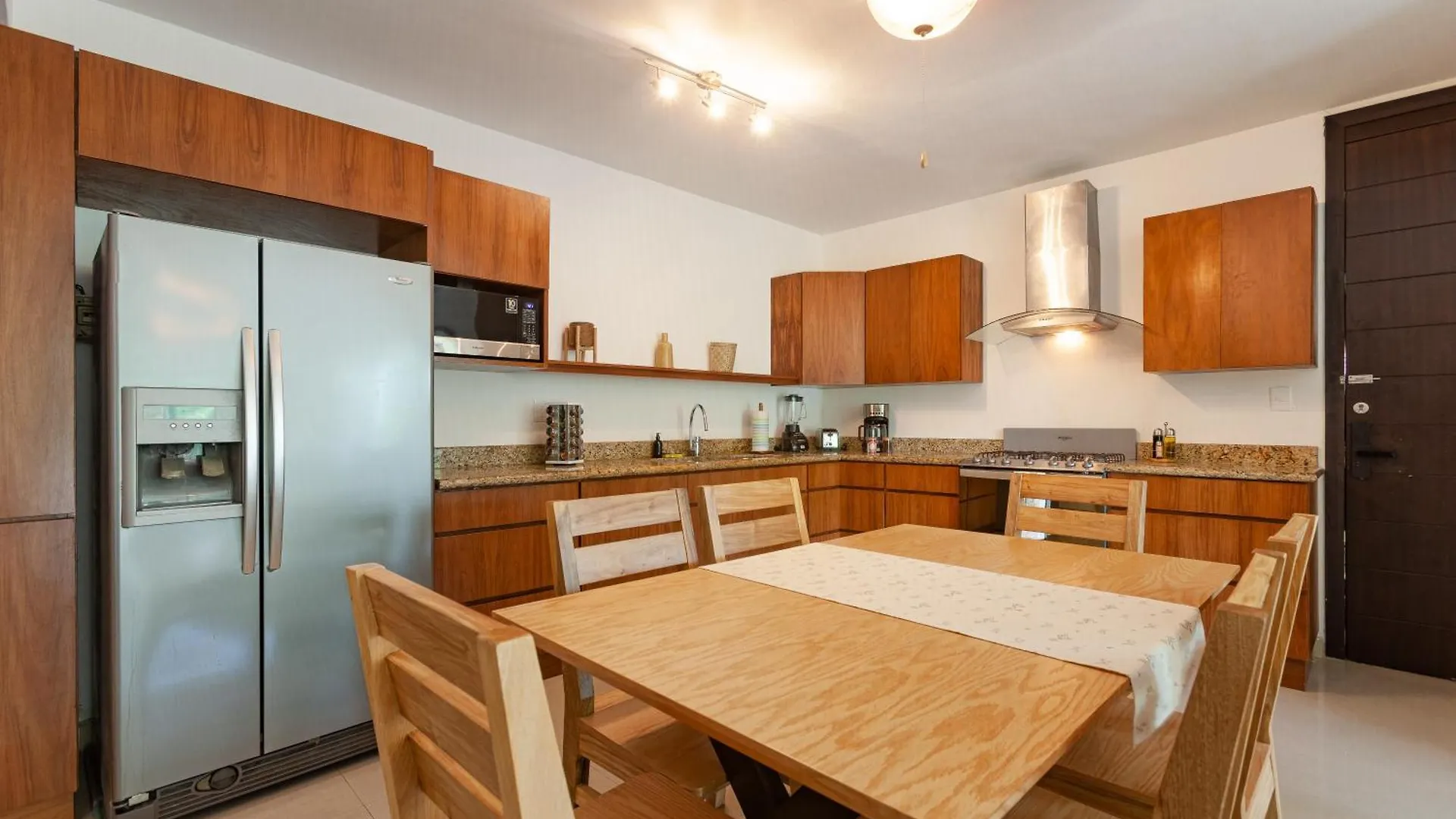 Via Tendenza Condos Apartment